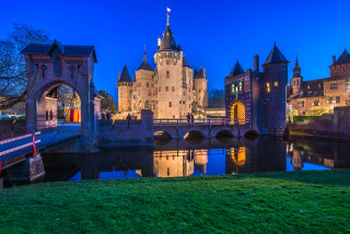 Castle bridge river night green - a bridge over a river free wallpaper