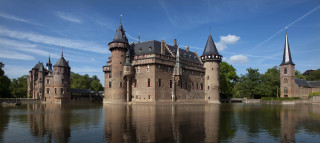 Castle tower moat lake bridge - romanesque free wallpaper