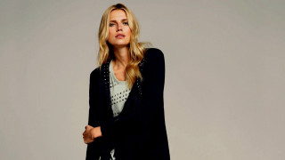 Blonde woman black jacket jeans - her hip free wallpaper