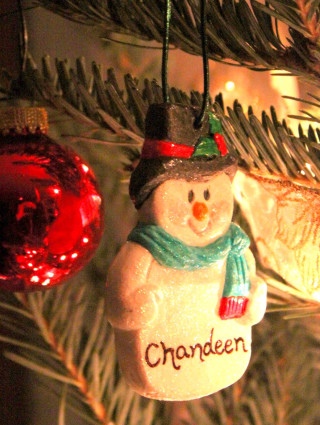 Snowman ornament christmas tree red - anne rigney free wallpaper