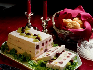 Cake grapes basket bread candles - a cake free wallpaper