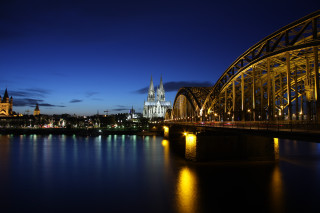 Bridge building nighttime lights castle - a castle in the background free wallpaper