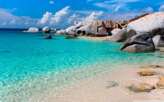 Beach clear blue water rocks 4 - clear blue water free wallpaper