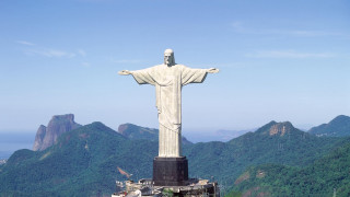 Christ statue mountain range blue - christo free wallpaper