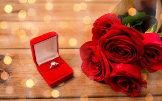 Red rose ring box table - jewelry free wallpaper