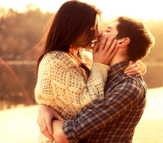 Man woman kissing lake trees - a man and woman free wallpaper