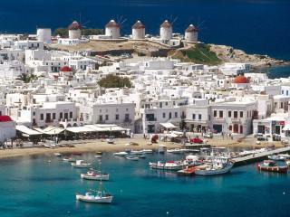 Small town white buildings boats - apelle free wallpaper