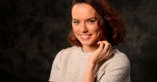Smiling woman portrait browneyes brownhair - her face free wallpaper for desktop