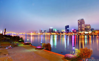 City skyline night water bench - night free wallpaper