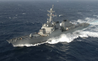Gray warship ocean people sunburst - a large gray ship in the middle of the ocean free wallpaper