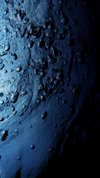 Blue background water droplets black 2 - holography free wallpaper