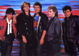 Young men sunset painting blue - a painting of a sunset free wallpaper