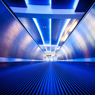 Tunnel blue light end - neon free wallpaper