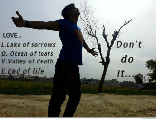 Man throwing frisbee air quote - inspirational free wallpaper