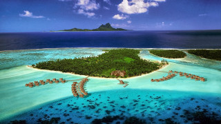 Island resort ocean blue sky 2 - the middle of the ocean free wallpaper