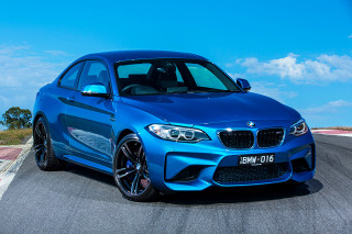 Blue bmw car race track 2 - the background free wallpaper
