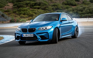 Blue bmw car race track 3 - a blue bmw car free wallpaper
