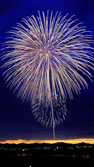 Fireworks display city night blue - free new year wallpaper