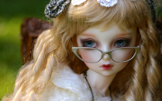 Doll glasses white dress flower 3 - realistic eye free wallpaper
