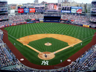 Baseball field crowd nyc skyline - a baseball field free wallpaper