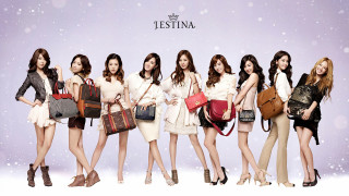 Women group purses bags snow - background free wallpaper