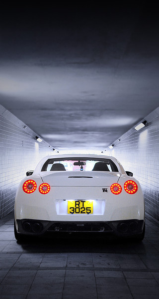 White car tunnel clock taillight - the tunnel free wallpaper