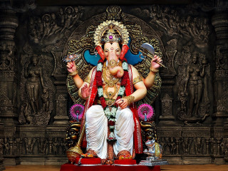 Statue god throne red cloth - a throne free wallpaper