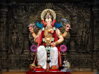 Statue god throne room red - a statue free wallpaper