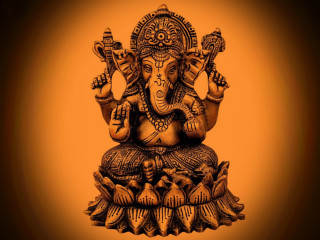 Statue god crown hands air - a crown free wallpaper