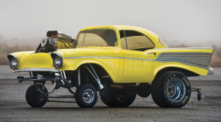 Yellow car motorcycle bed back - real free wallpaper