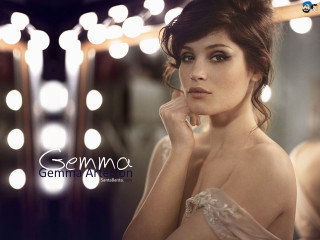 Woman dress posing mirror lights - a woman in a dress free wallpaper