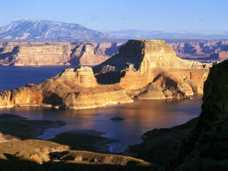 Large body water mountains desert 2 - a mountain range in the background free wallpaper