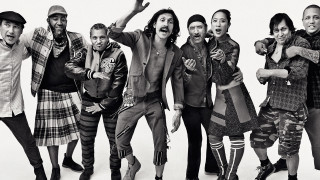 Surprised group people standing white - annie leibovitz free wallpaper