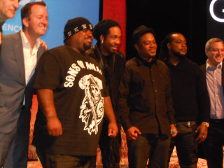 Men stage microphone screen group - a stage free wallpaper