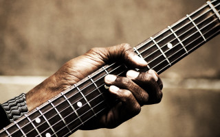 Man guitar black white photo - hand free wallpaper