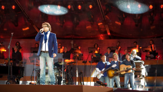 Man stage microphone band performance 2 - a stage free wallpaper