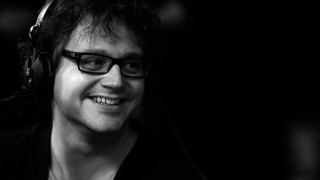 Man smiling headphones black white - headphone free wallpaper