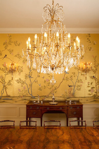 Chandelier wooden table wallpapered room - flemish free wallpaper
