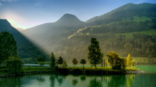 Lake mountains trees sunbeam clouds 4 - a sunbeam free wallpaper