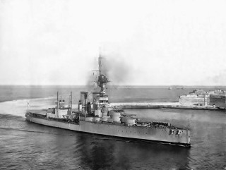 Battleship floating water dock large - the water free wallpaper