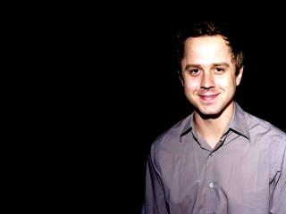 Man shirt smiling camera black - short smile free wallpaper
