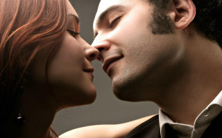 Man woman kissing eyes closed 2 - romantic free wallpaper