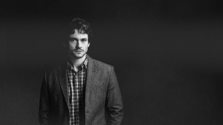 Man suit tie dark room - andrew bell free wallpaper