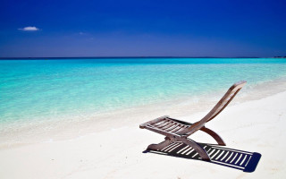 Chair beach ocean blue sky - the ocean free wallpaper for desktop