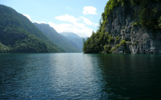 Water mountains trees sunny day - a sunny day free wallpaper