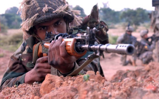 Soldier gun background soldier gun - a soldier free wallpaper