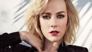Blonde woman black shirt posing 3 - her shoulder free wallpaper