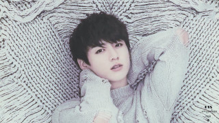 Person laying bed sweater hand - a sweater free wallpaper