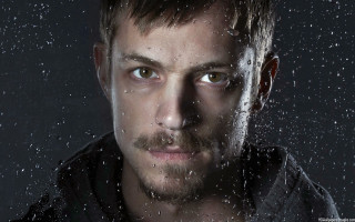 Man beard black shirt rain - rain free wallpaper