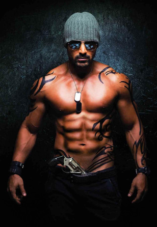Man hat sunglasses gun hands - movie still free wallpaper